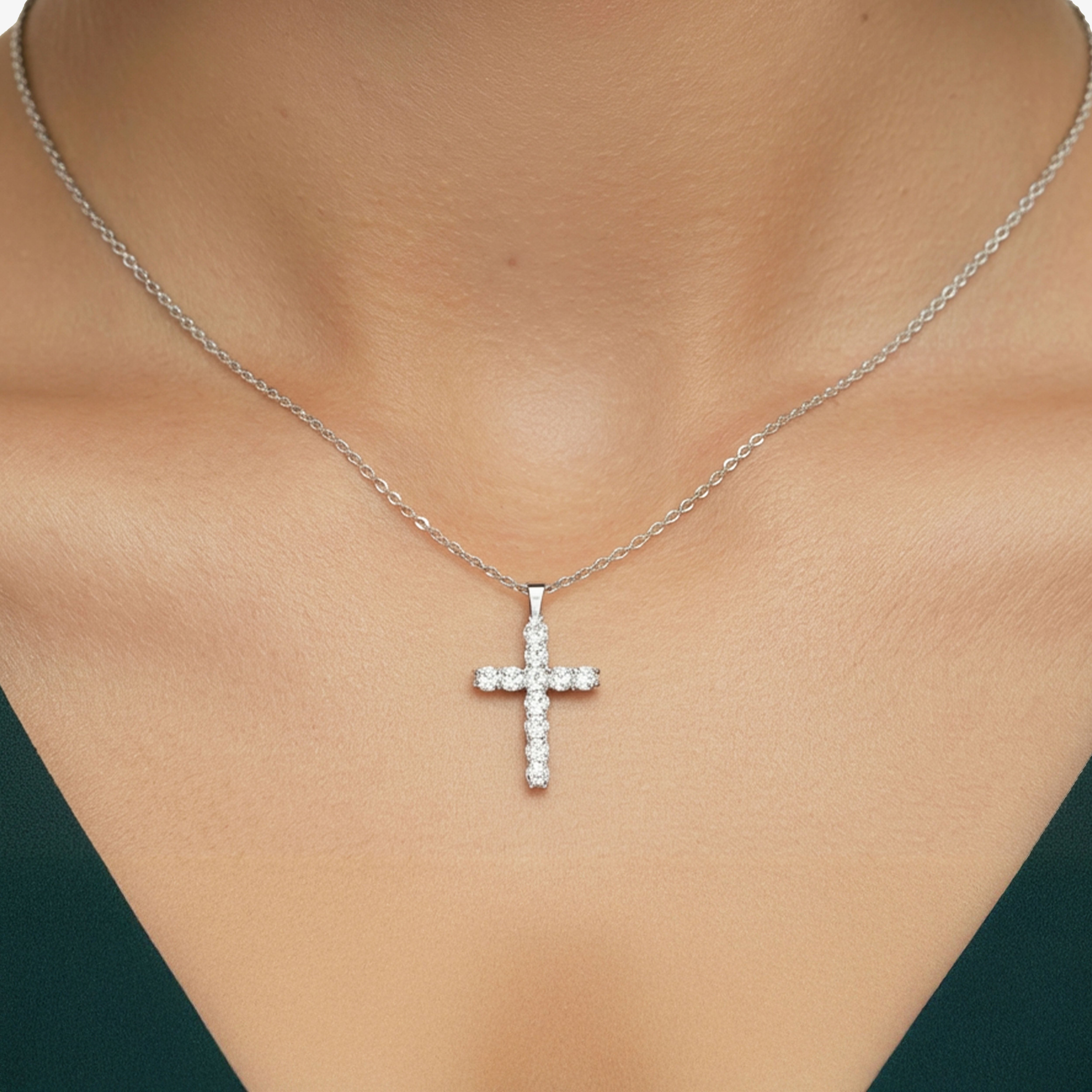 925 silver cross pendant with moissanite