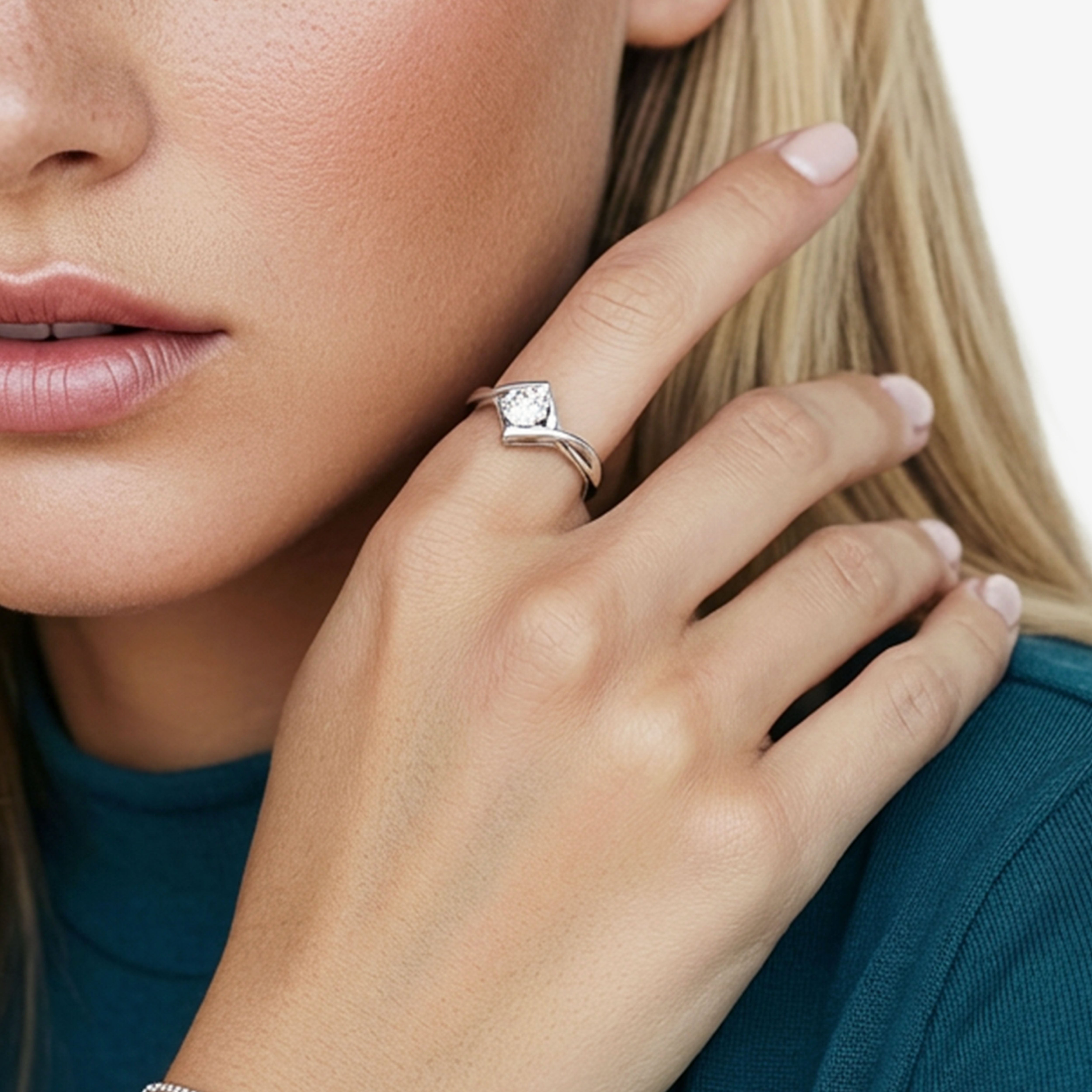 "Angel's Kiss" moissanite ring in 925 silver