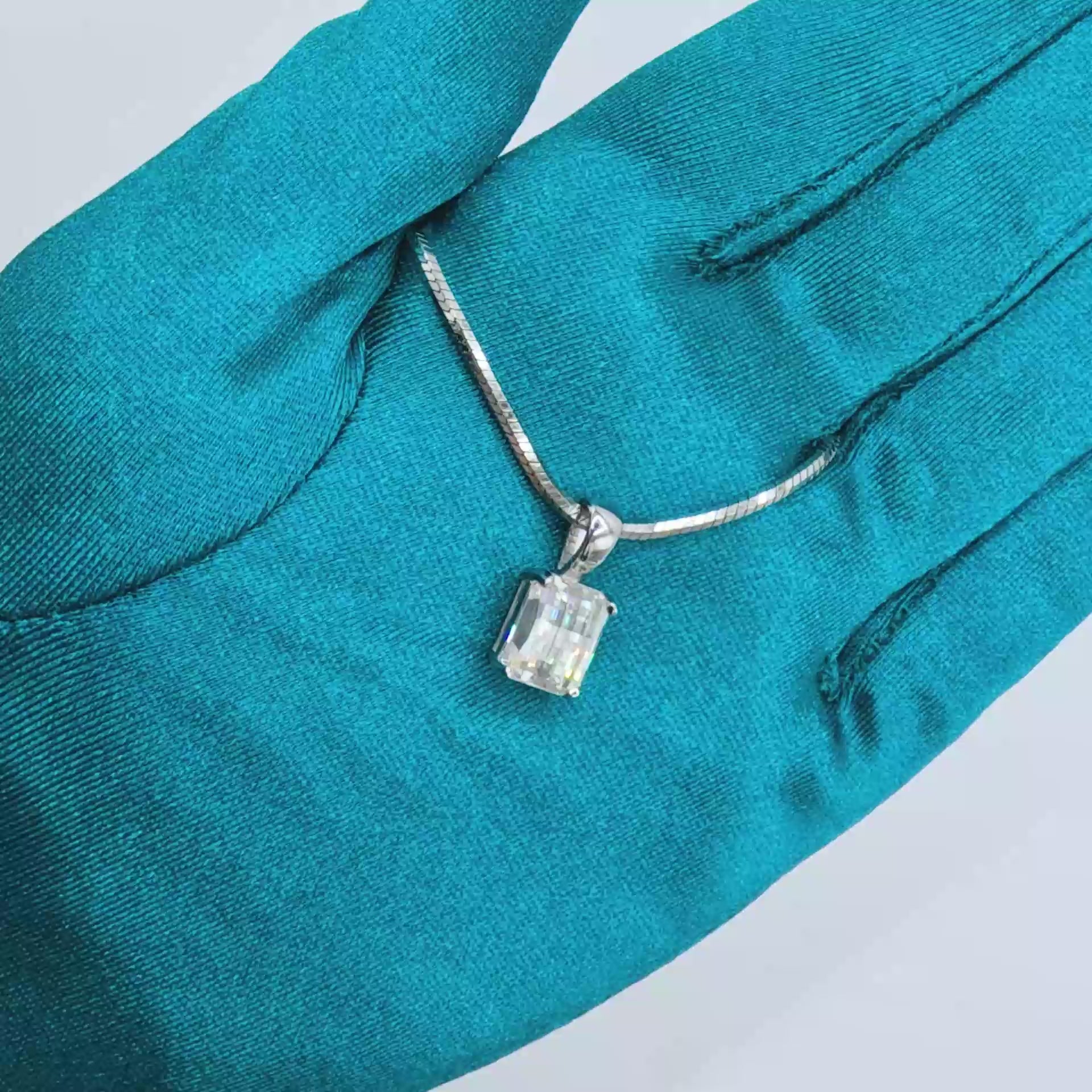 Limited Edition Pixel-Cut Moissanite Pendant Necklace – 4 Carat – Sterling Silver – Clear or Champagne