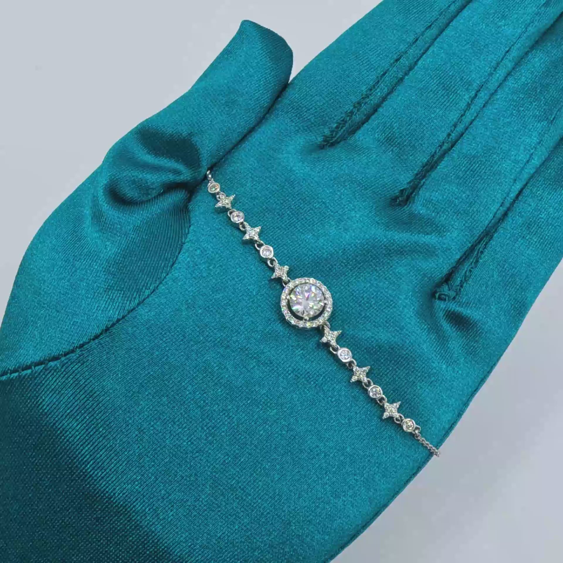 925 silver luxury bracelet with moissanite