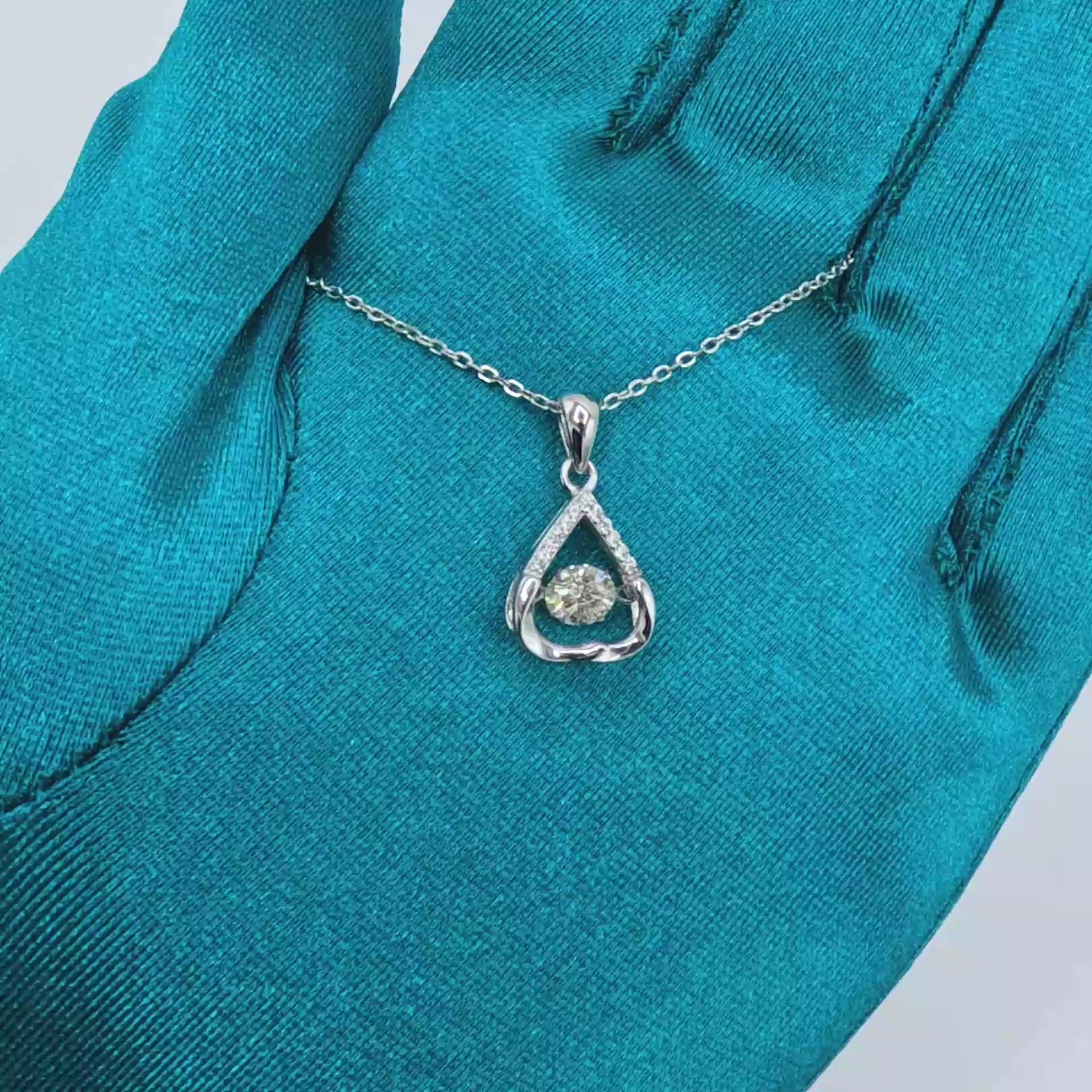 Heart pendant necklace "Hearty Shine"